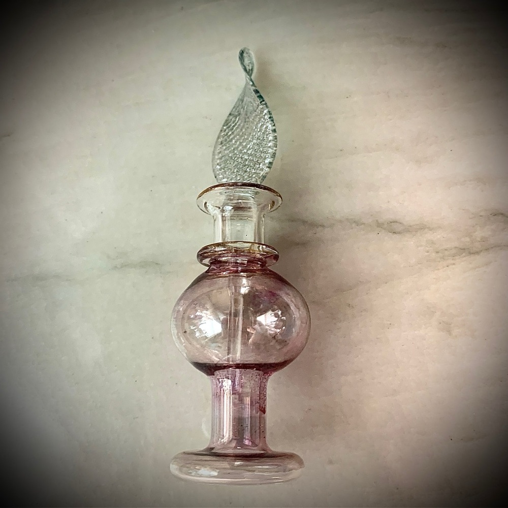 2202 Elegant Pink Glass Mini Perfume Bottle - Picture 2 of 7